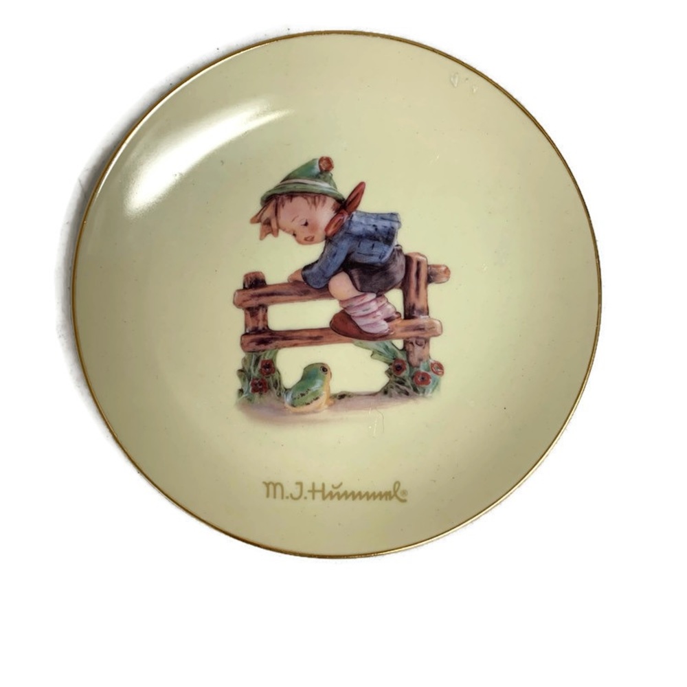 MJ Hummel Retreat to Safety Decorative Collectors Plate